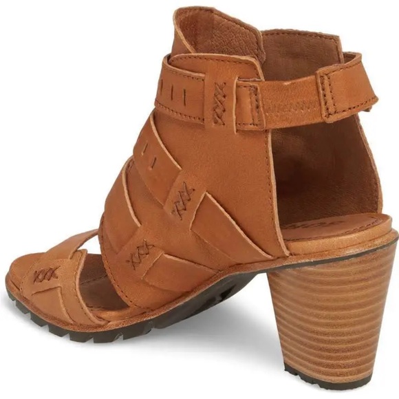 Sorel Nadia Buckle Leather Sandals in Camel ~ Size 11 - Picture 4 of 7